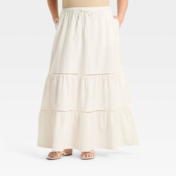 NWT Ava & Viv Tiered Cream Maxi Skirt Size 1X - Picture 1 of 8